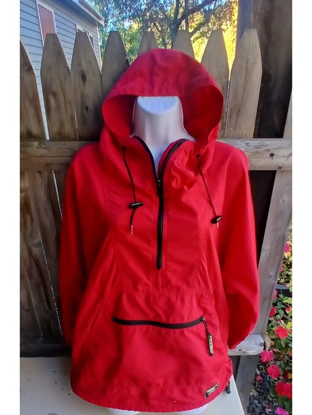 Women's Vintage L.L.Bean hooded nylon Red  Pullover Jacket Sz M.